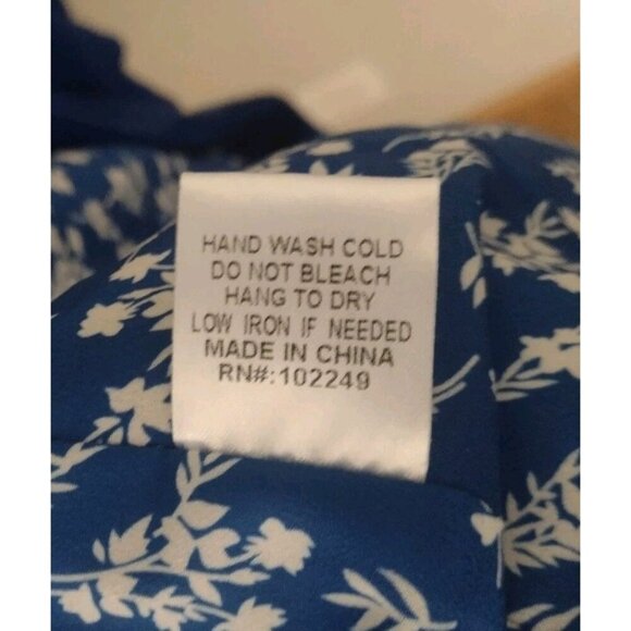 Skies Are Blue Velvet Blazer in Rich Blue - Picture 7 of 11